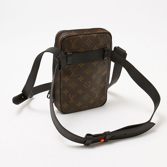 Louis Vuitton Utility Side Bag Monogram Brown Body - Picture 2 of 5